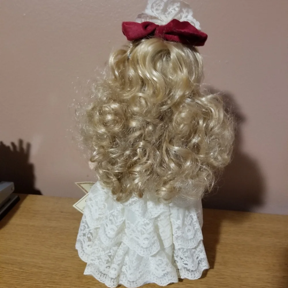 Porcelain  doll - Picture 2 of 8